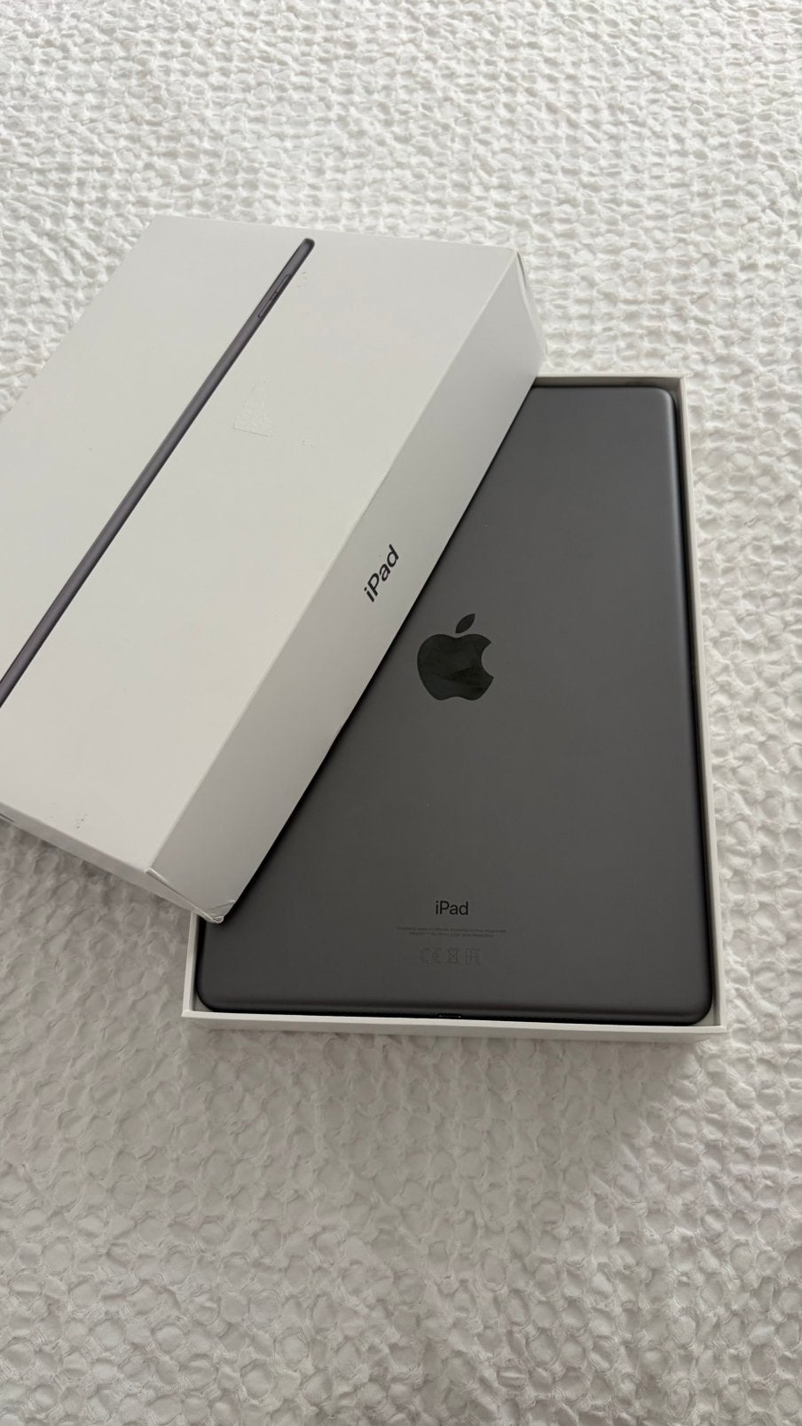 iPad 10,2", Computers en Software, Apple iPads, Ophalen of Verzenden, Zo goed als nieuw, Grijs