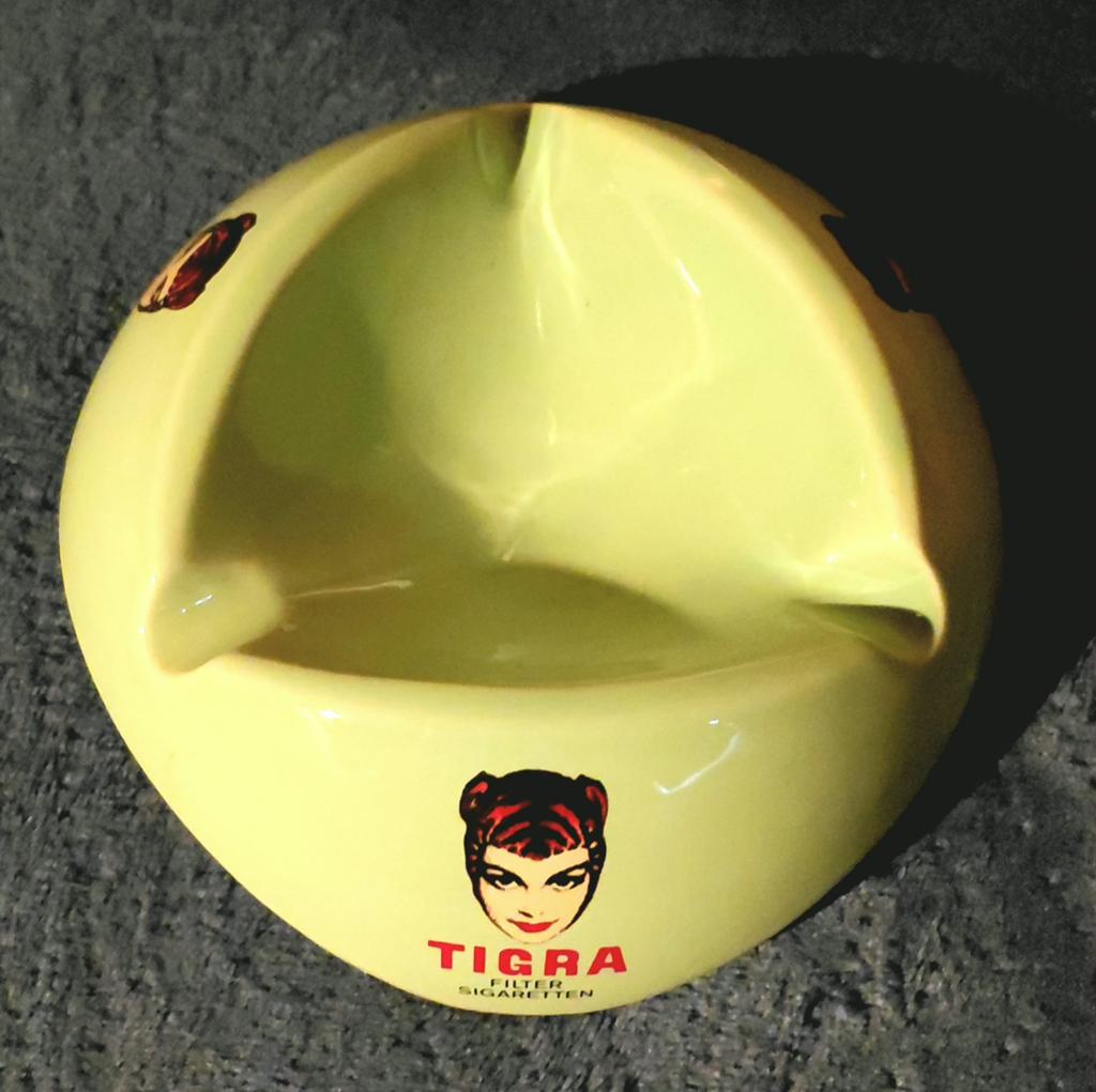 Orignele keramiek Tigra asbak. 15cm doorsnede, H 6cm groen, Verzamelen, Ophalen, Zo goed als nieuw, Gebruiksvoorwerp