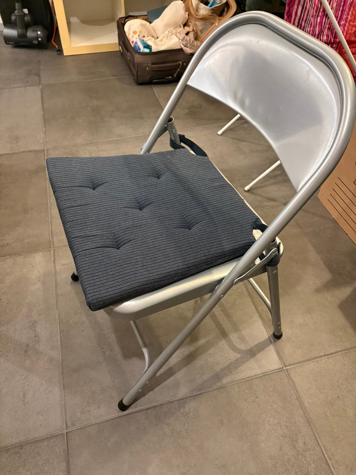 Chaise metallique pliante + Coussin IKEA, Gris, Enlèvement ou Envoi, Utilisé, Métal