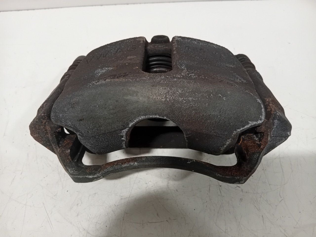 Remklauw links voor Volkswagen Golf, Onderdelen@venauto.nl, Van der Ven Autorecycling B.V., Ettenseweg 76, 4706 PB Roosendaal, The Netherlands