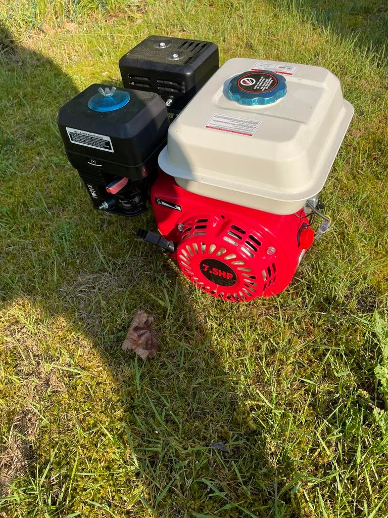 Rechtstaande 4 takt motor, Ophalen, Nieuw, Benzine-grasmaaier
