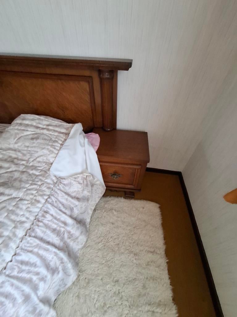 Bed+ nachtkastjes+2 opbergkasten spiegel= een volledige set., Ophalen, Gebruikt, Tweepersoons