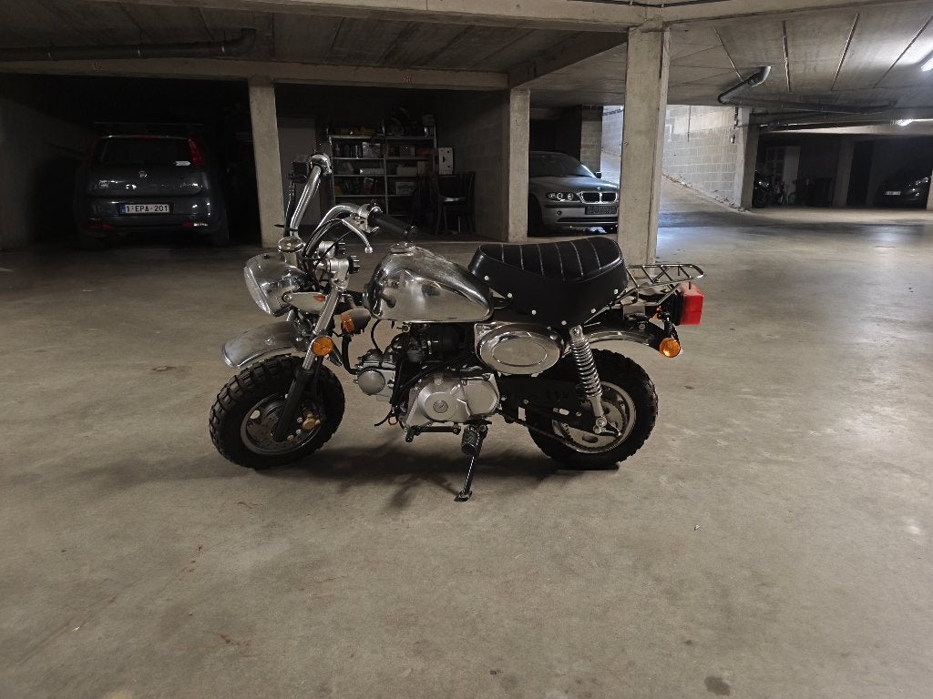 Sky team 50 Cc ( replica Monkey), Fietsen en Brommers, Ophalen, Skyteam, 50 cc, 3 versnellingen