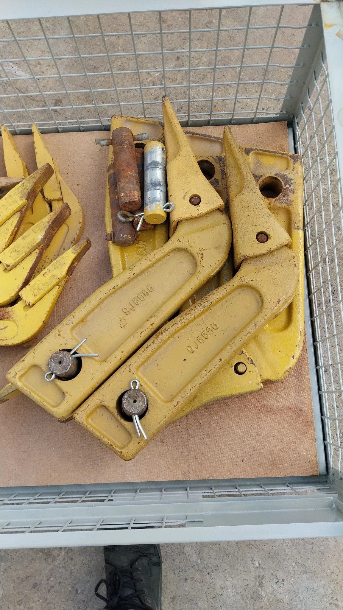 Caterpillar ripper shanks for D4 D5 dozer / 140 grader