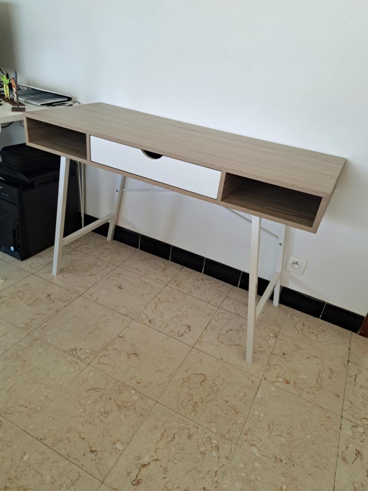 bureau lichtbruin, Ophalen