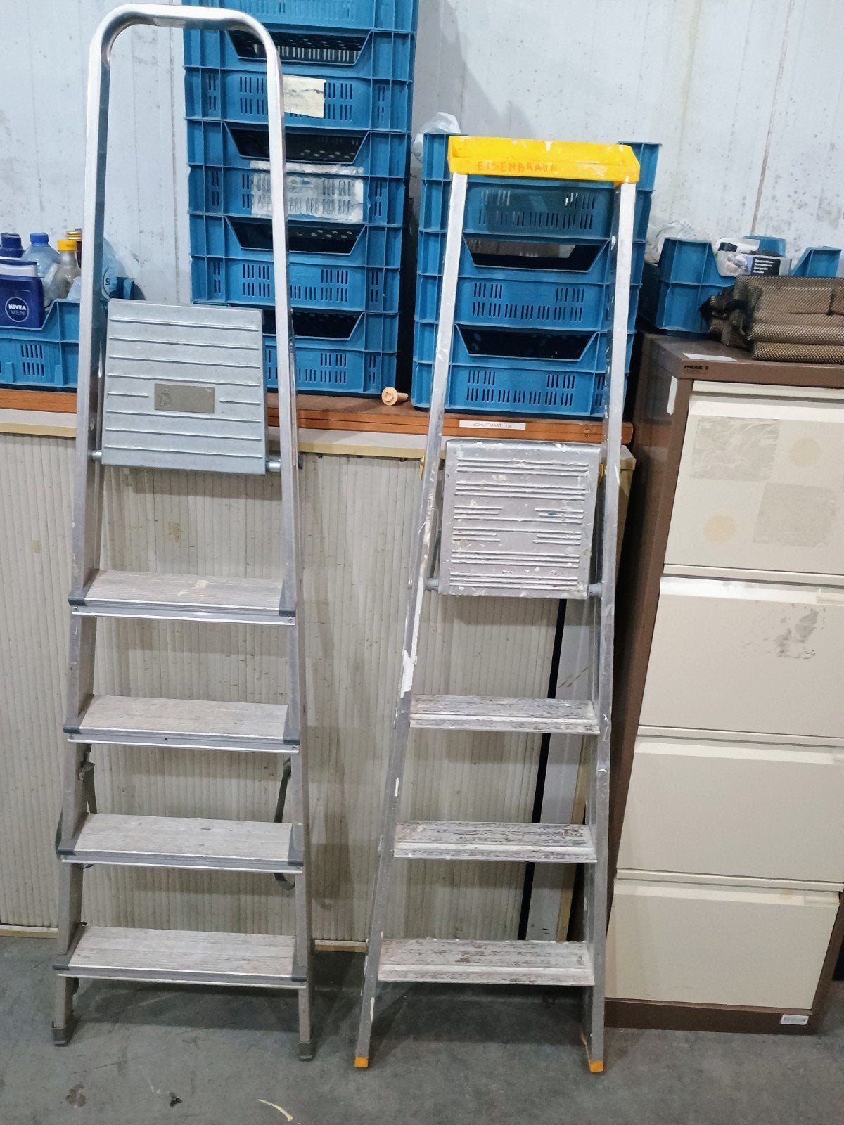 2 HOOGWAARDIGE ALUMINIUM LADDERS MET 4 TOT 5 TREDEN, Doe-het-zelf en Bouw, Ophalen