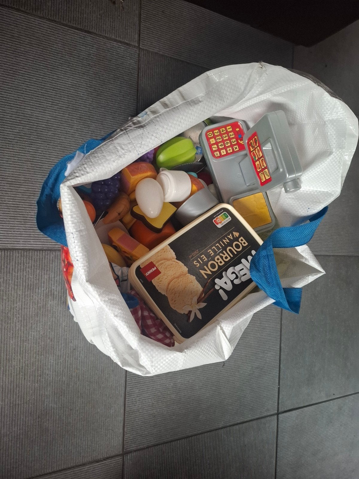 Beaucoup de nourriture pour jouets pour jouer dans un magasi, Enlèvement ou Envoi, Utilisé, Plastique, Accessoires de cuisine de jeu