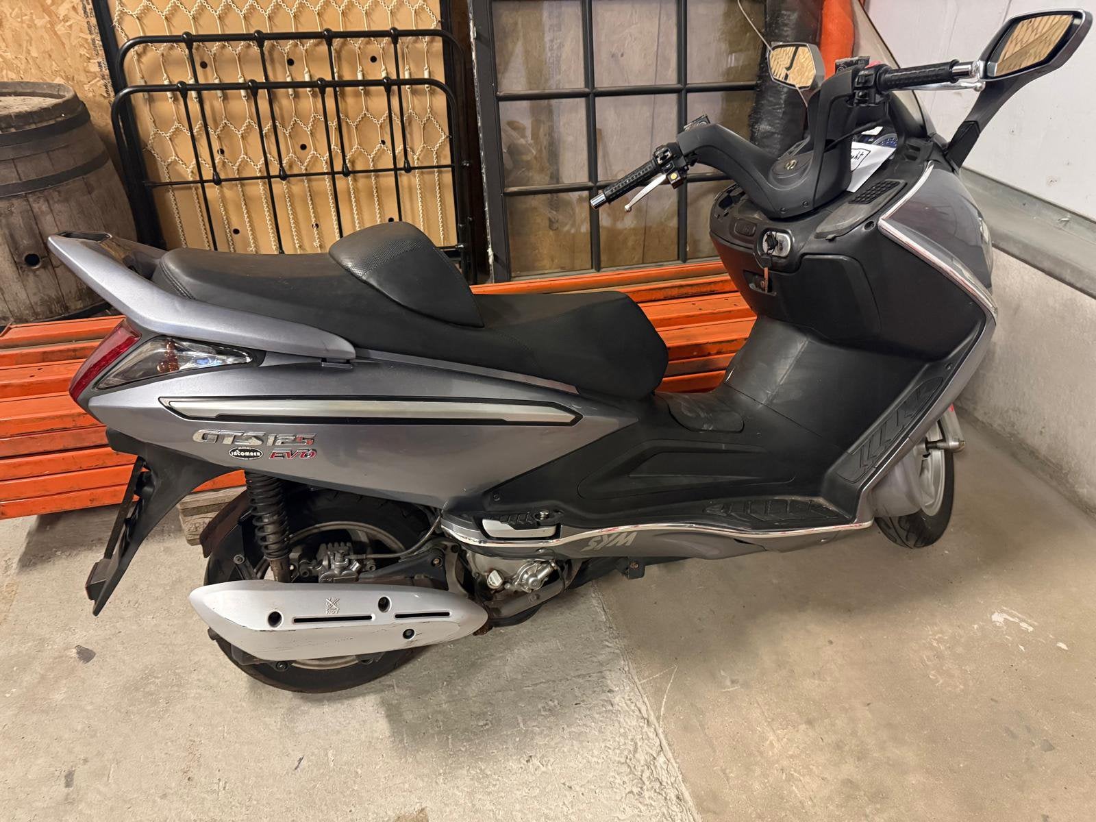 Sym 125 gts, Motoren, Scooter, Gebruikt, Particulier, 11 kW of minder