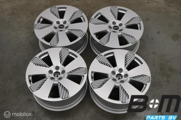 ORIGINEEL! 19 inch velgen Audi E-tron 4KE601025Q, Auto-onderdelen, Banden en Velgen, Gebruikt, Velg(en)