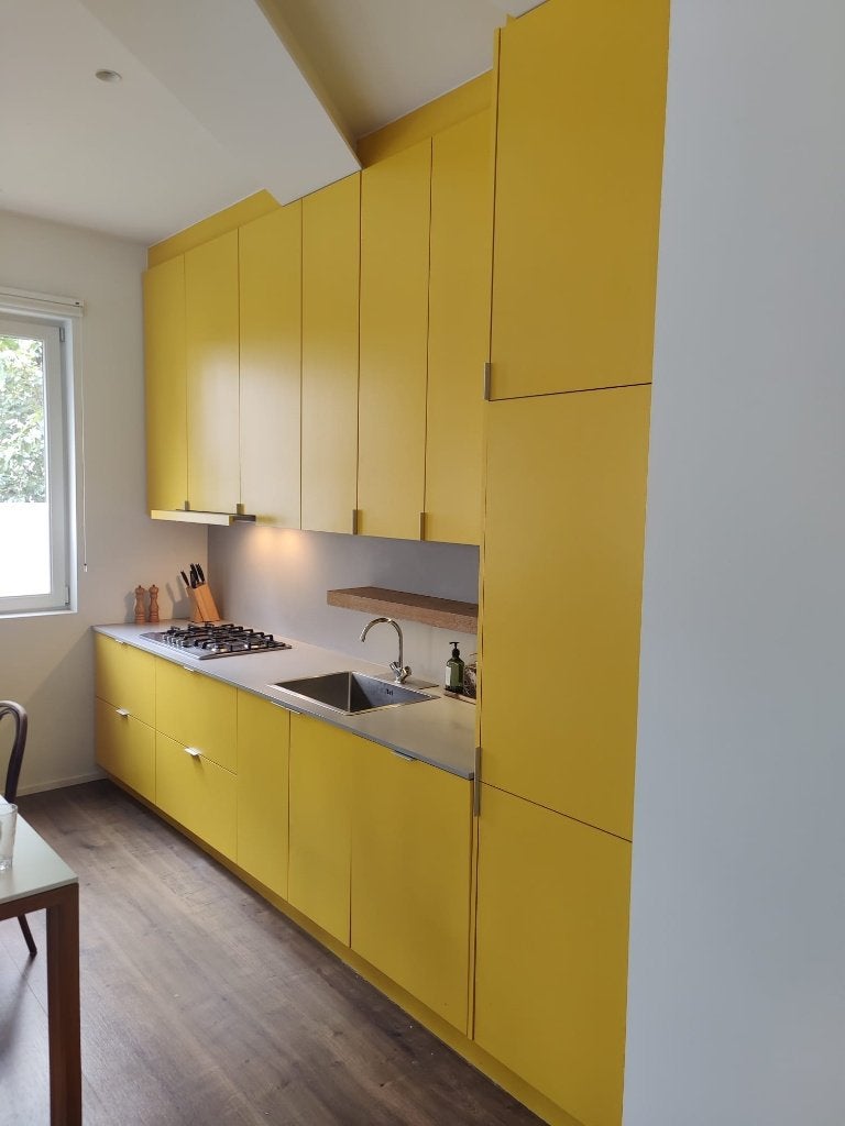 Keuken 389 cm met toestellen – VERKOCHT, Huis en Inrichting, Ophalen, Gebruikt, Overige materialen, Geel