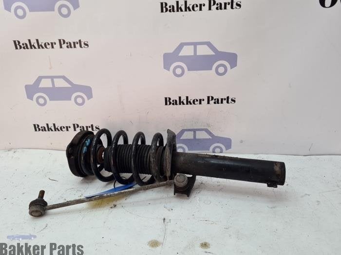 Barre amortisseur avant gauche d'un Volkswagen Golf, -, Volkswagen, -, 3 mois de garantie