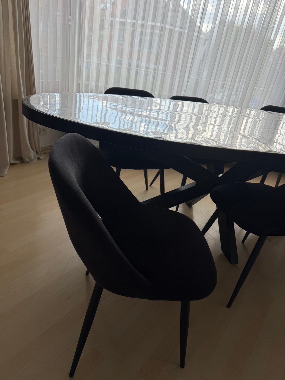 Zwarte ovale tafel + 6 zwarte stoelen te koop, Ophalen, Gebruikt, Vijf personen of meer, Ovaal