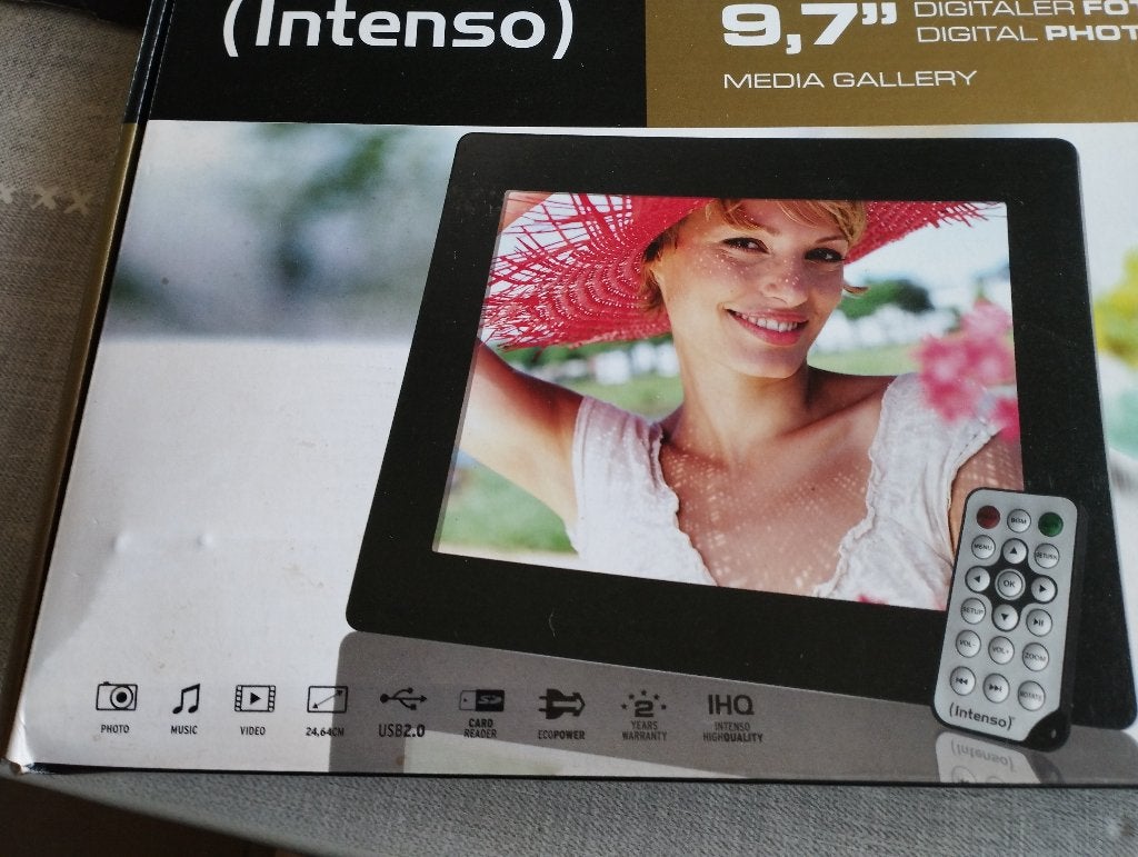 cadre photos-vidéos, Braun, 8 à 12 pouces, Utilisé, Enlèvement