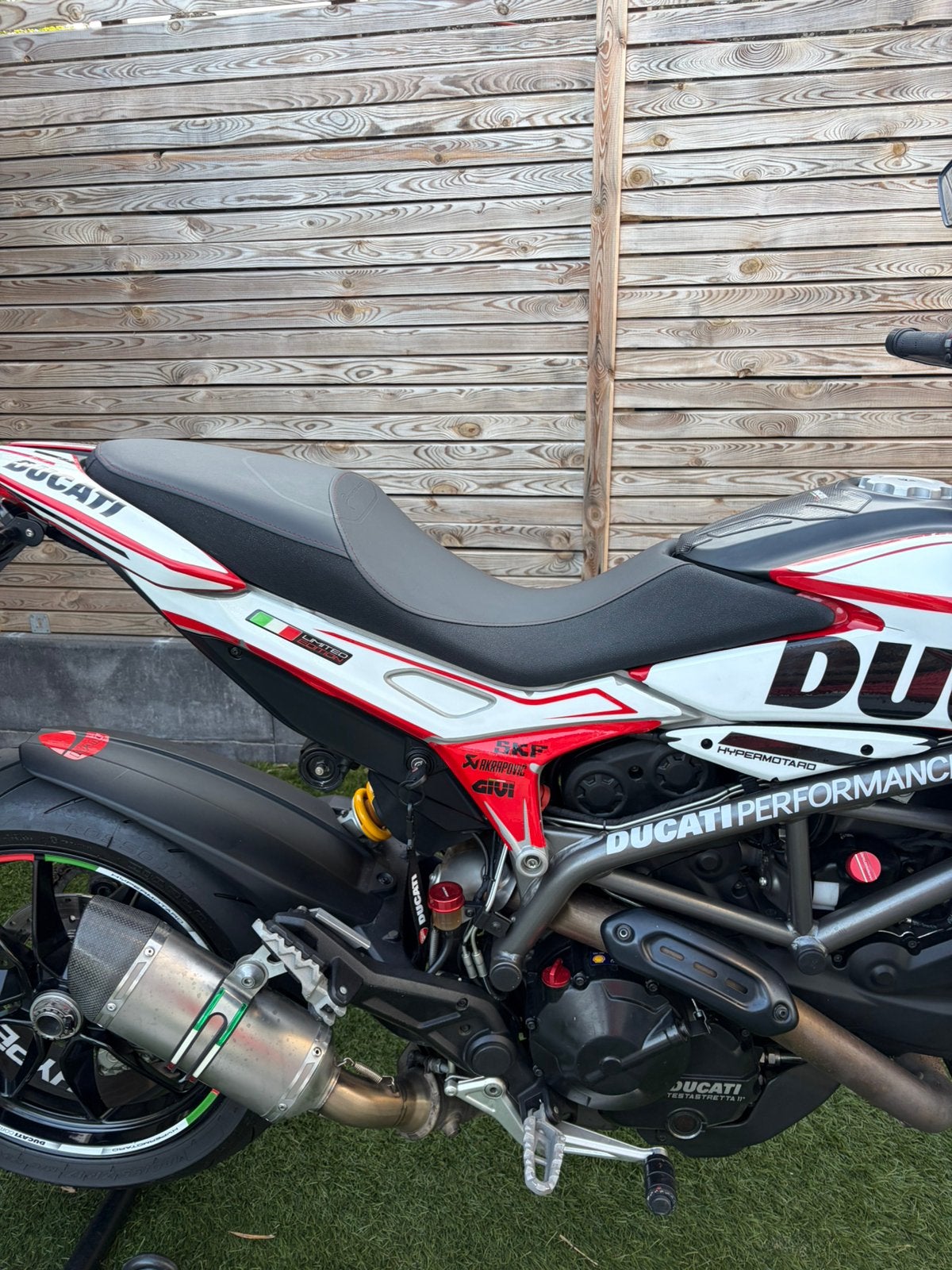 Ducati hypermotard 821/939 Performance zadel, Ophalen of Verzenden, Zo goed als nieuw