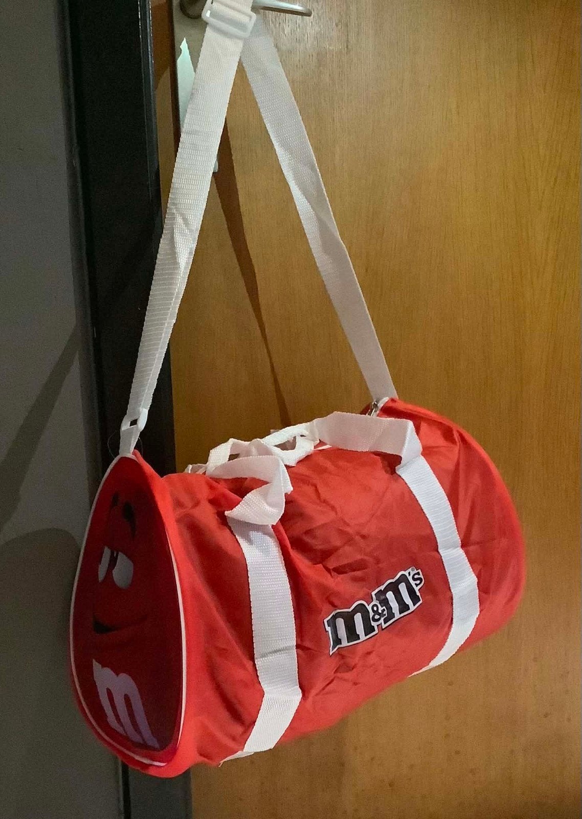 M&Ms Devils sporttas, Ophalen