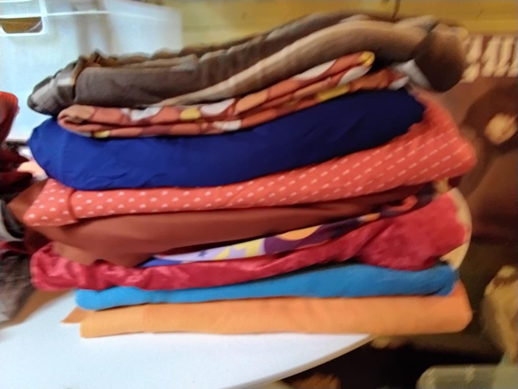 Lot stoffen, 3 verhuisdozen vol, allerlei, Hobby en Vrije tijd, Ophalen, Nieuw, Overige typen