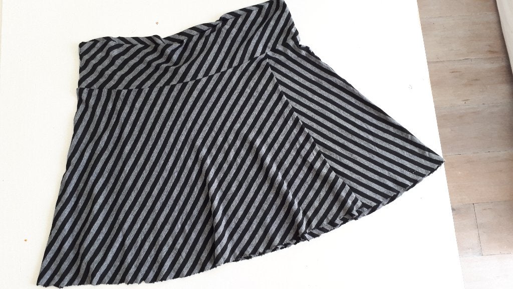 mini-rokje / zwart+grijs / Clockhouse MT 42, Kleding | Dames, Rokken, Ophalen, Maat 42/44 (L), Clockhouse, Grijs