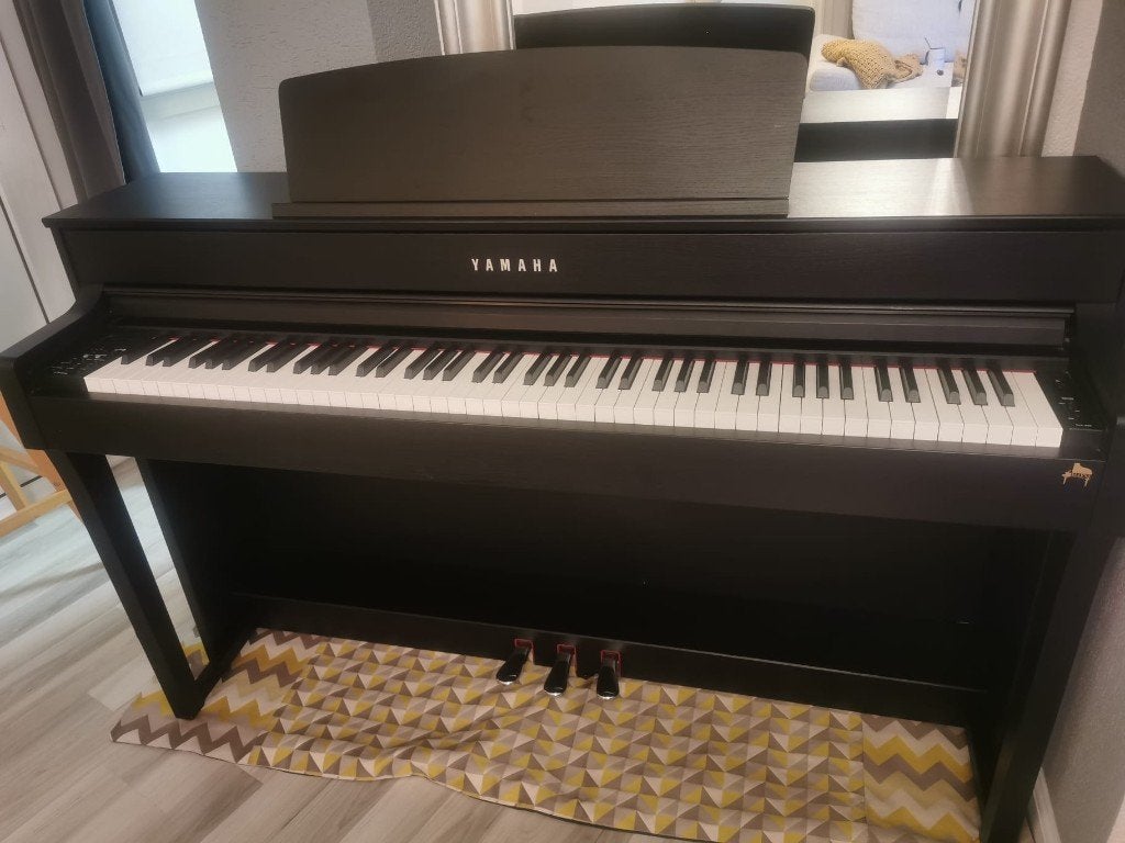 Piano Yamaha Clavinova CLP-645, Muziek en Instrumenten, Ophalen, Zwart, Digitaal, Zo goed als nieuw