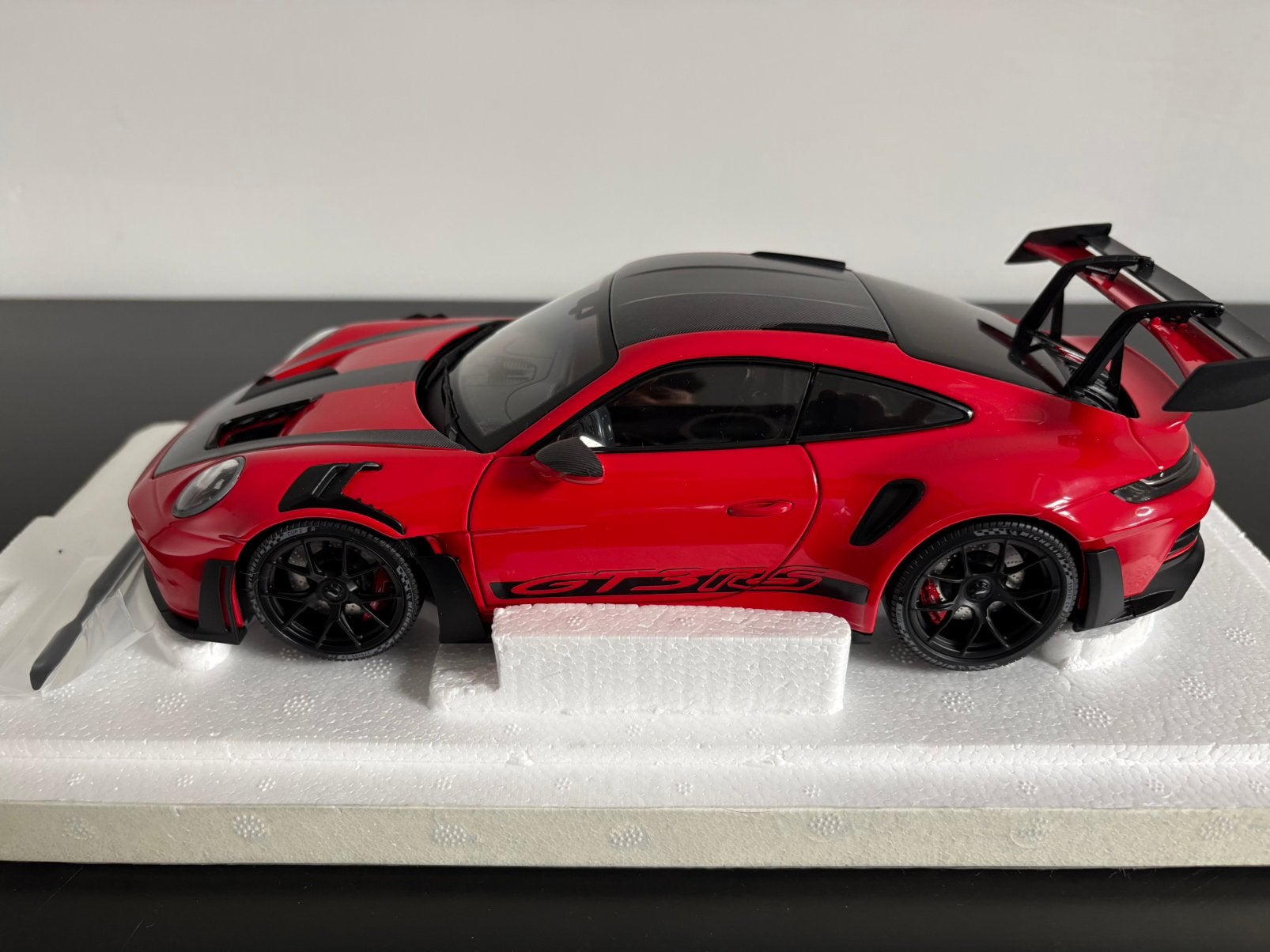 Porsche 992 GT3 RS 1/18 Minichamps, Enlèvement, Comme neuf, MiniChamps