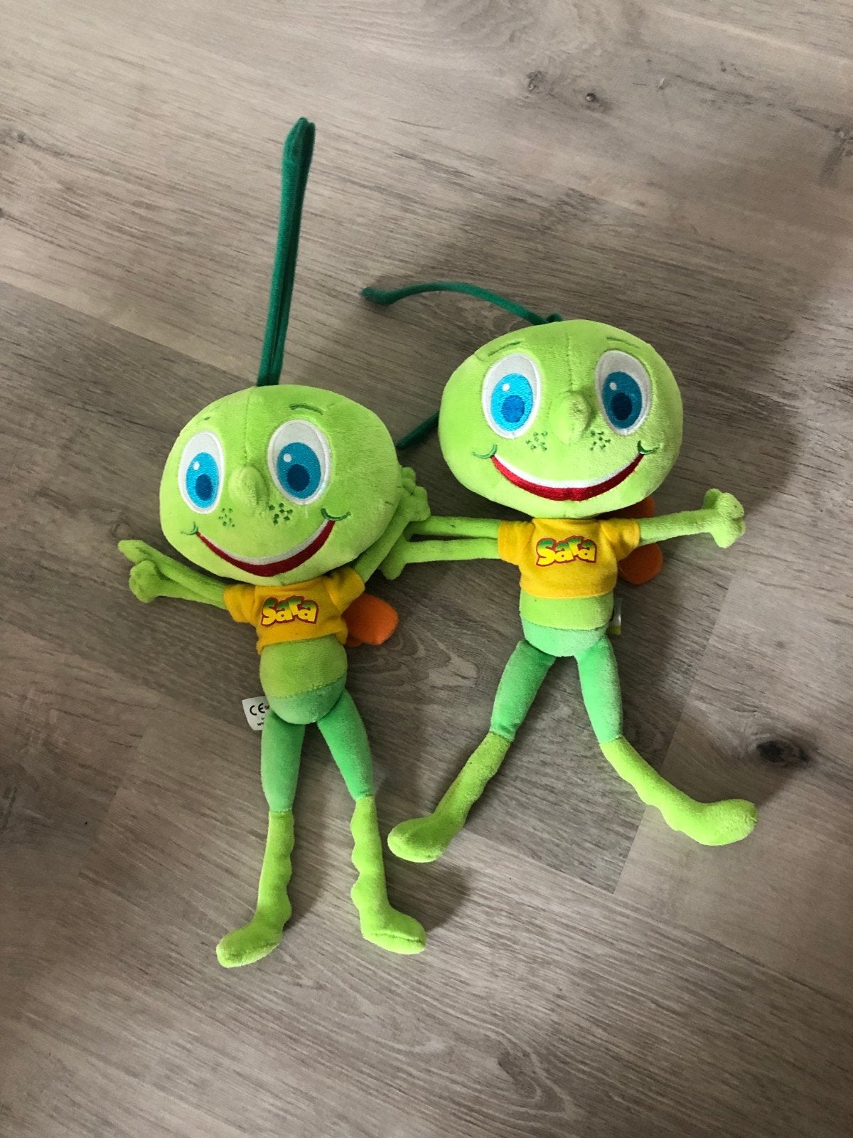 Knuffel sprinkhaan, Enlèvement ou Envoi
