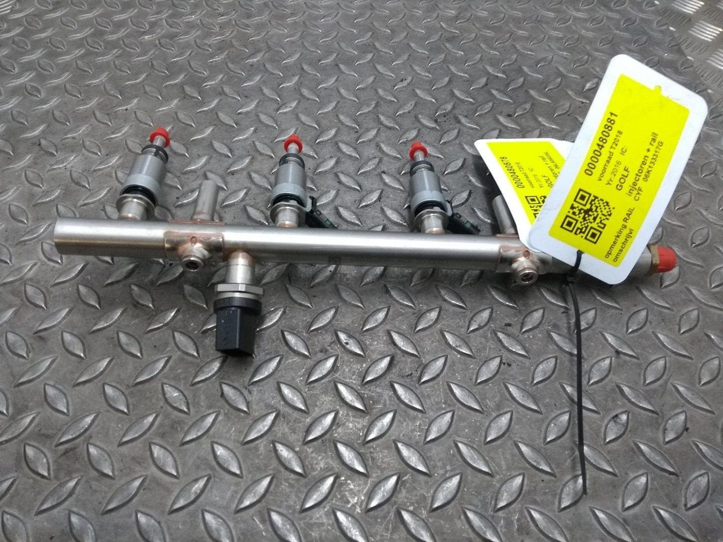 VOLKSWAGEN GOLF BRANDSTOF INJECTOR / VERSTUIVER 2016, Auto-onderdelen, Ophalen of Verzenden, Gebruikt, Stiba lid