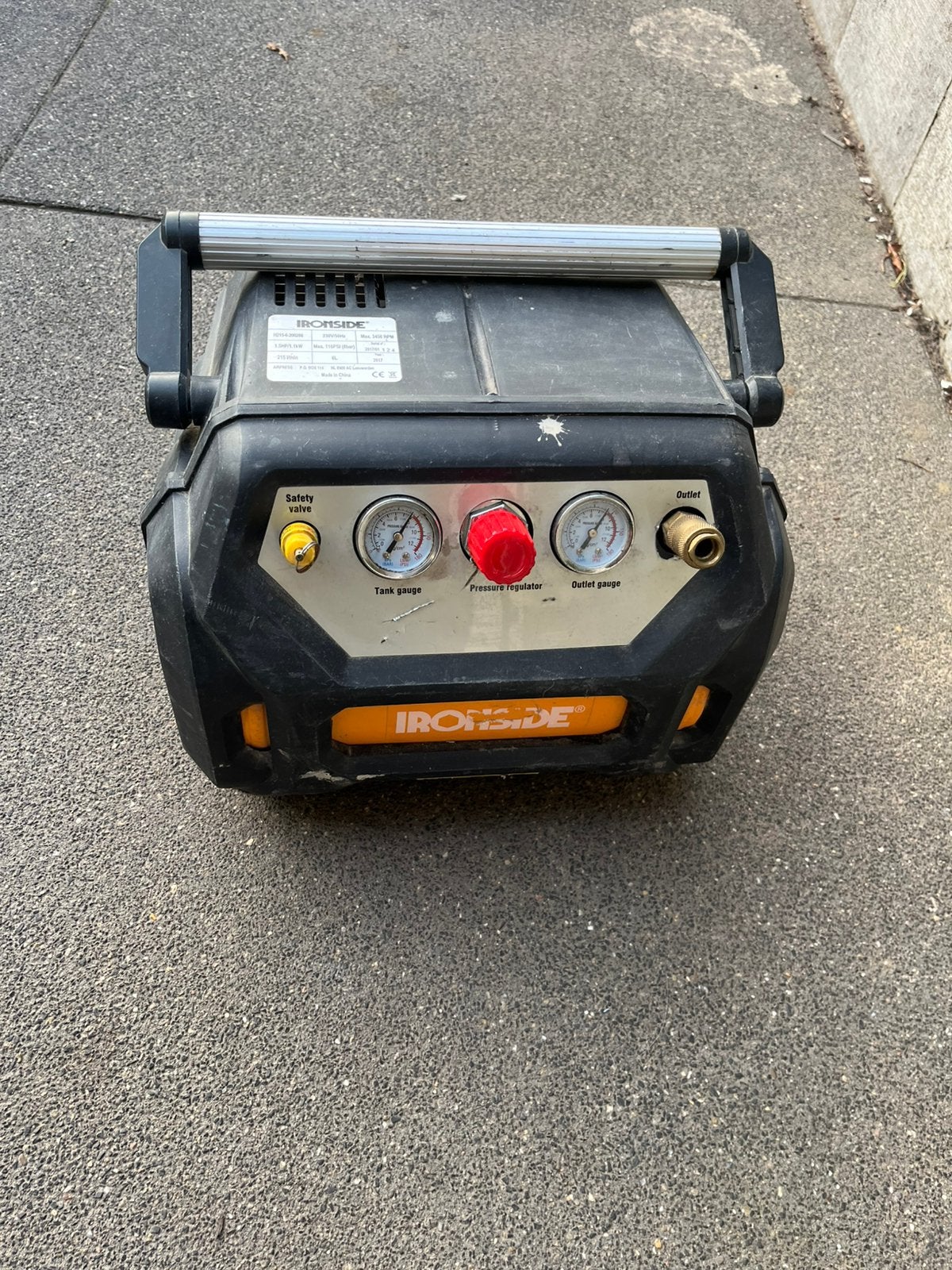 Ironside compressor, Ophalen, Zo goed als nieuw