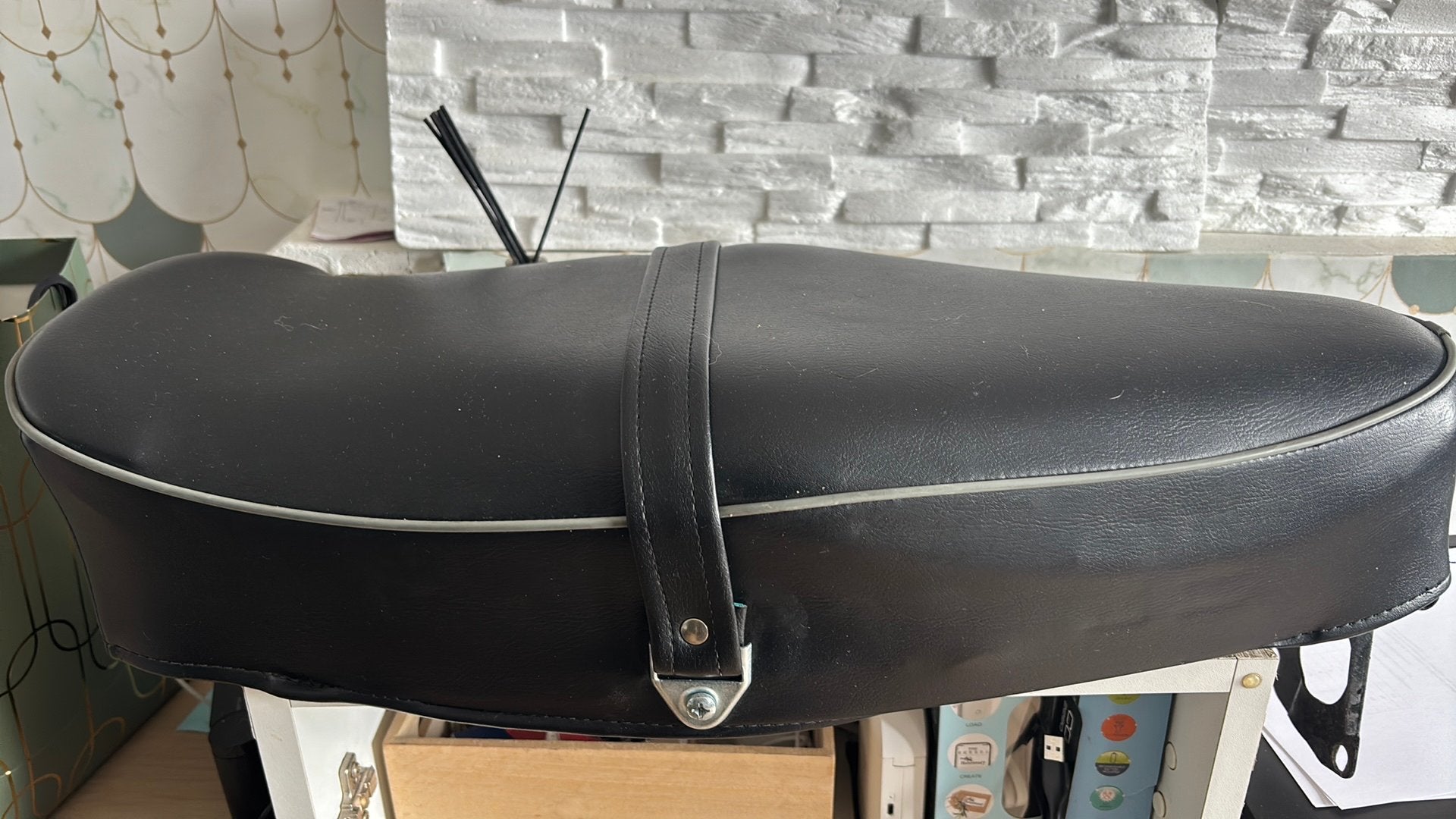 Vespa 125 zitplaatsen, Fietsen en Brommers, Ophalen, Zo goed als nieuw, Zadel