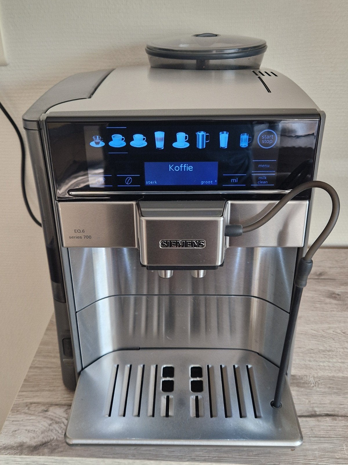 Siemens EQ6 Series 700  Volautomatische espressomachine., Elektronische apparatuur, Ophalen