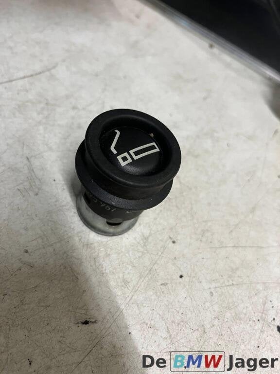Sigarettenaansteker BMW E36 E34 E39 E38 E32 E31 1375967, Auto-onderdelen, Gebruikt, Ophalen of Verzenden, BMW, BMW