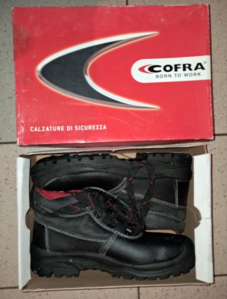 Veiligheids werkschoenen maat 43 Nieuw in doos, Ophalen, Nieuw