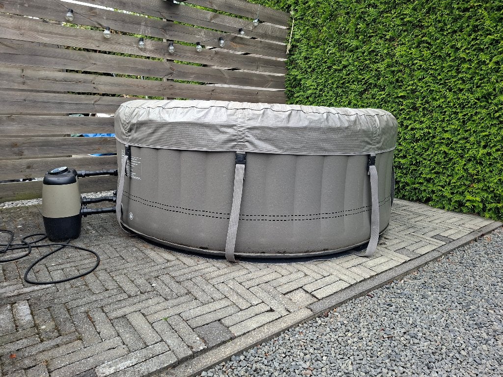 NetSpa Opblaasbare Jacuzzi (Compleet), Tuin en Terras, Bubbelbaden en Hottubs, Ophalen of Verzenden, Gebruikt, Afdekzeil, Opblaasbaar