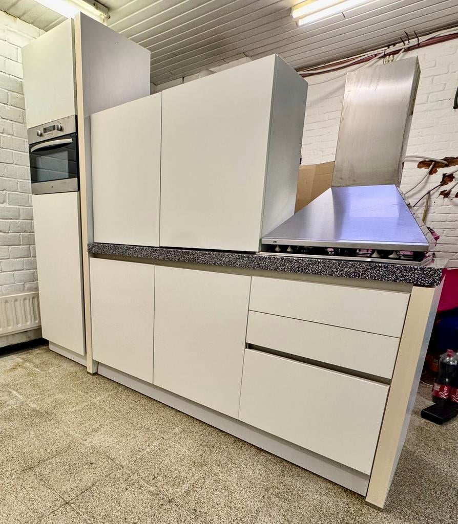 Prachtige witte Rechte Keuken compleet inclusief apparatuur, Enlèvement ou Envoi, Comme neuf
