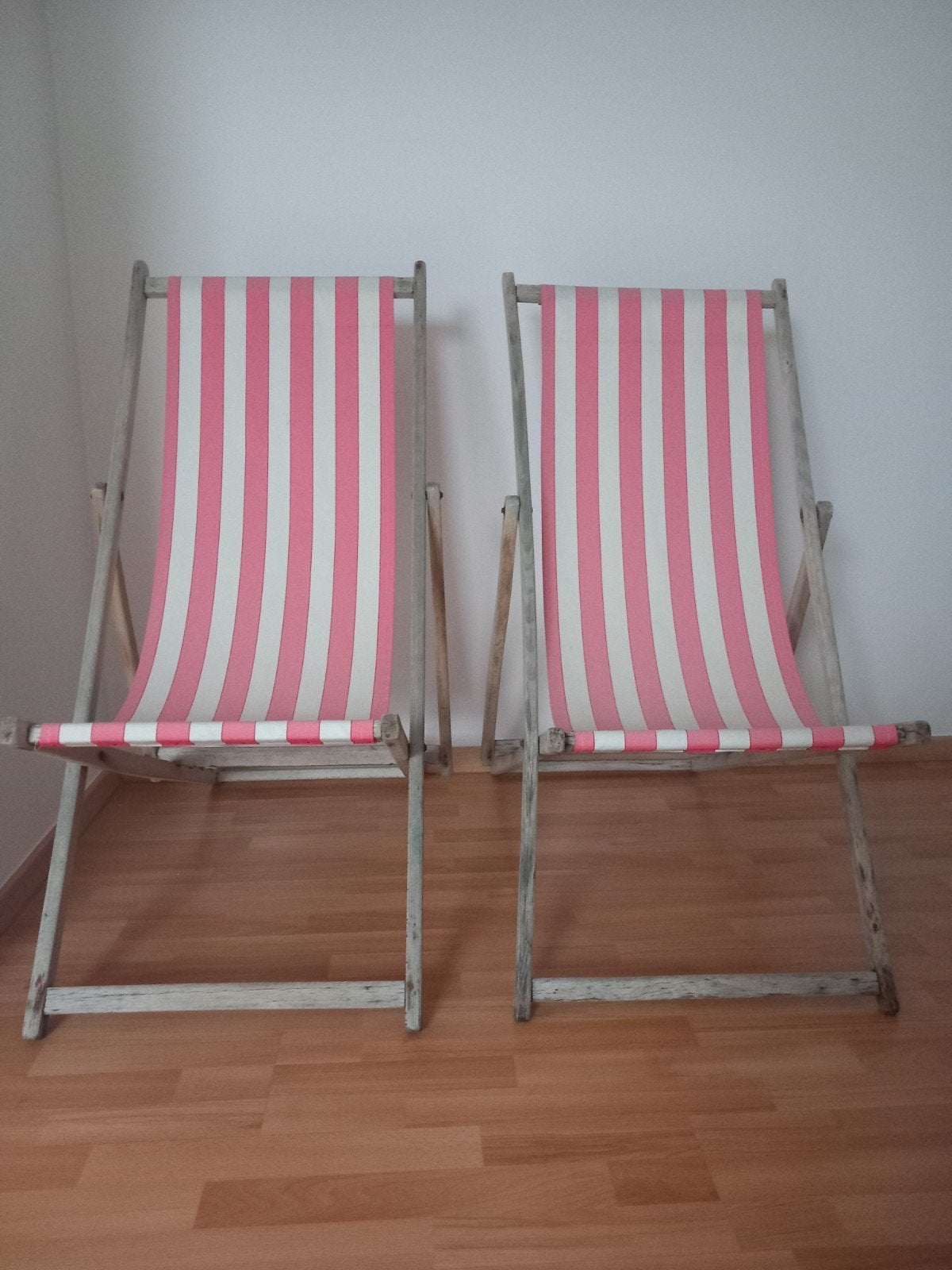 Set van 2 houten tuinstoelen met wit-roze bekleding, Ophalen, Gebruikt, Hout, Inklapbaar