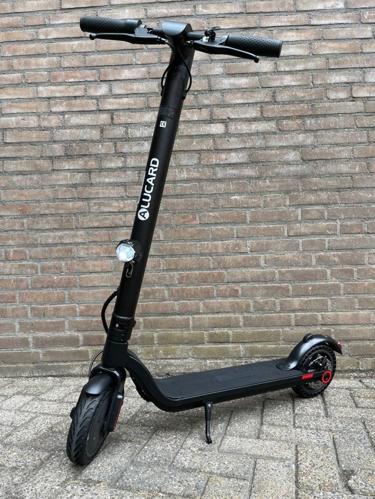 elektrische step werkt zeer goed !, Fietsen en Brommers, Ophalen, Zo goed als nieuw, Elektrische step (E-scooter)