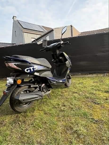 scooter sirocco B classe  1650€, Comme neuf, Enlèvement, Essence, Gts sirocco