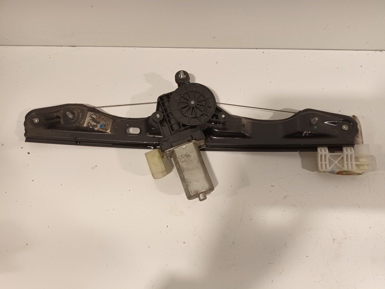 Raammechaniek elektrisch rechts achter BMW 3 serie, Onderdelen@venauto.nl, Van der Ven Autorecycling B.V., Ettenseweg 76, 4706 PB Roosendaal, The Netherlands