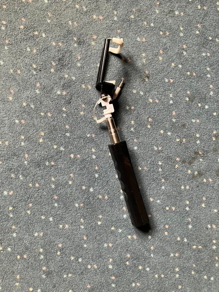 Selfie stick, Ophalen, Zo goed als nieuw