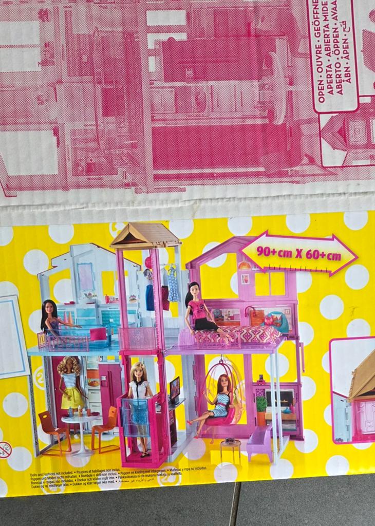 Maison Barbie, Enfants & Bébés, Jouets | Maisons de poupées, Enlèvement
