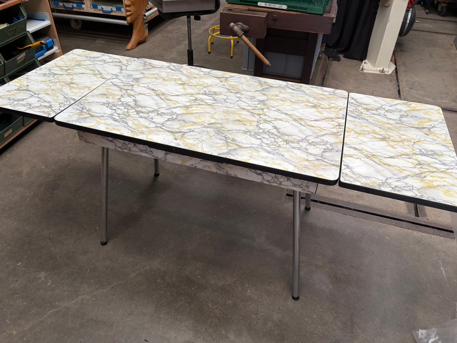 Retro tafel, mancave, Caravans en Kamperen, Ophalen, Zo goed als nieuw
