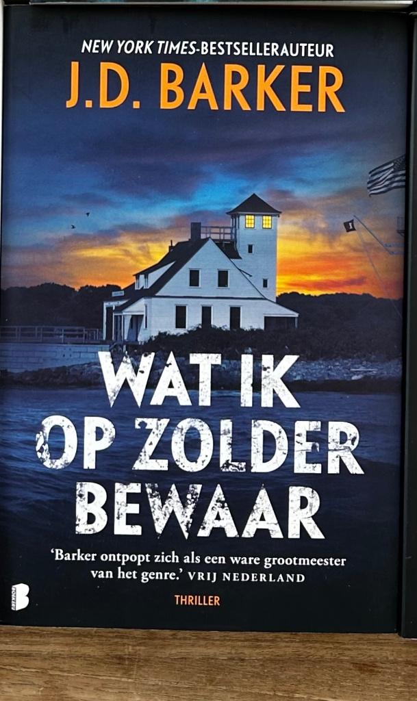 JD Barker “Wat ik op zolder bewaar”, Boeken, Ophalen, België, JD Barker, Zo goed als nieuw