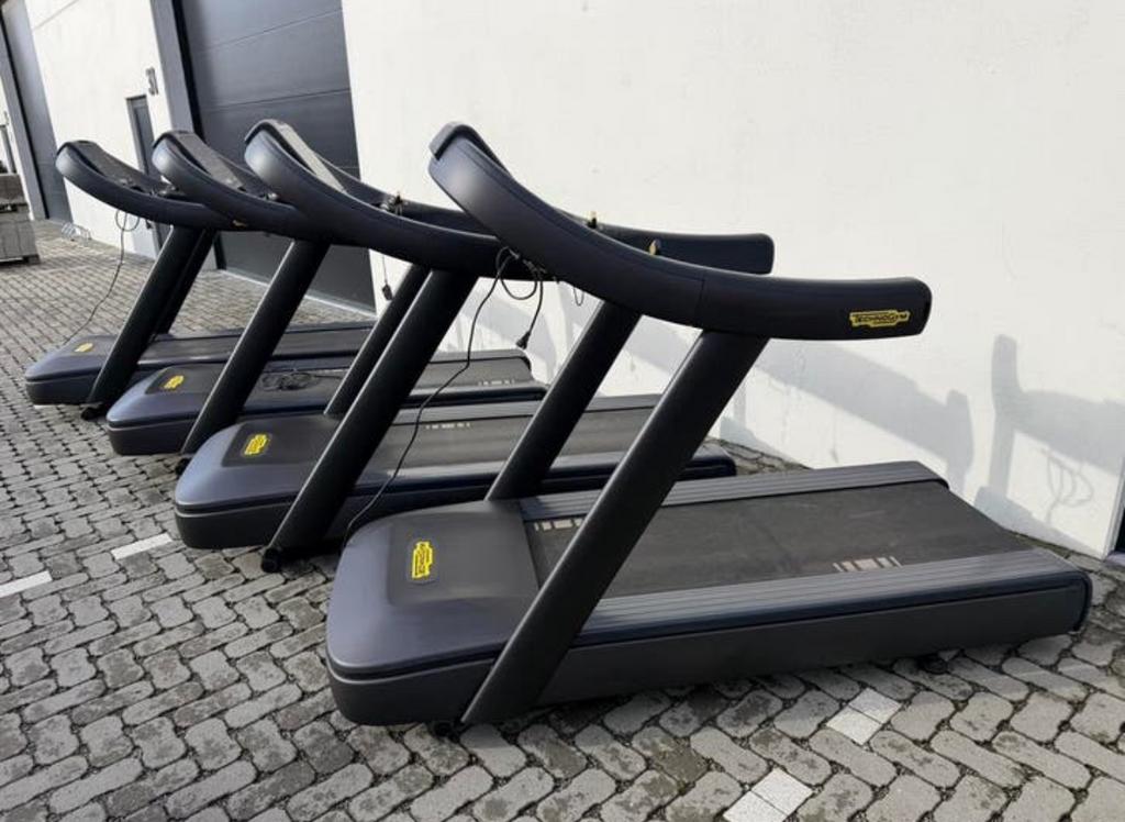 Technogym EXCITE RUN 1000 led Treadmill, Ophalen, Zo goed als nieuw