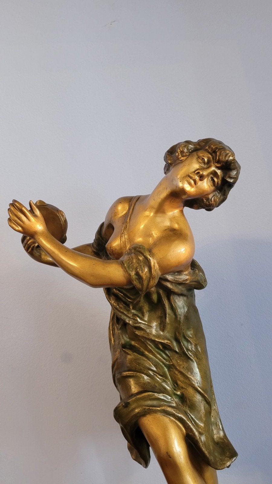 Een groot bronzen beeld in art-decostijl, Antiek en Kunst, Antiek | Brons en Koper, Ophalen