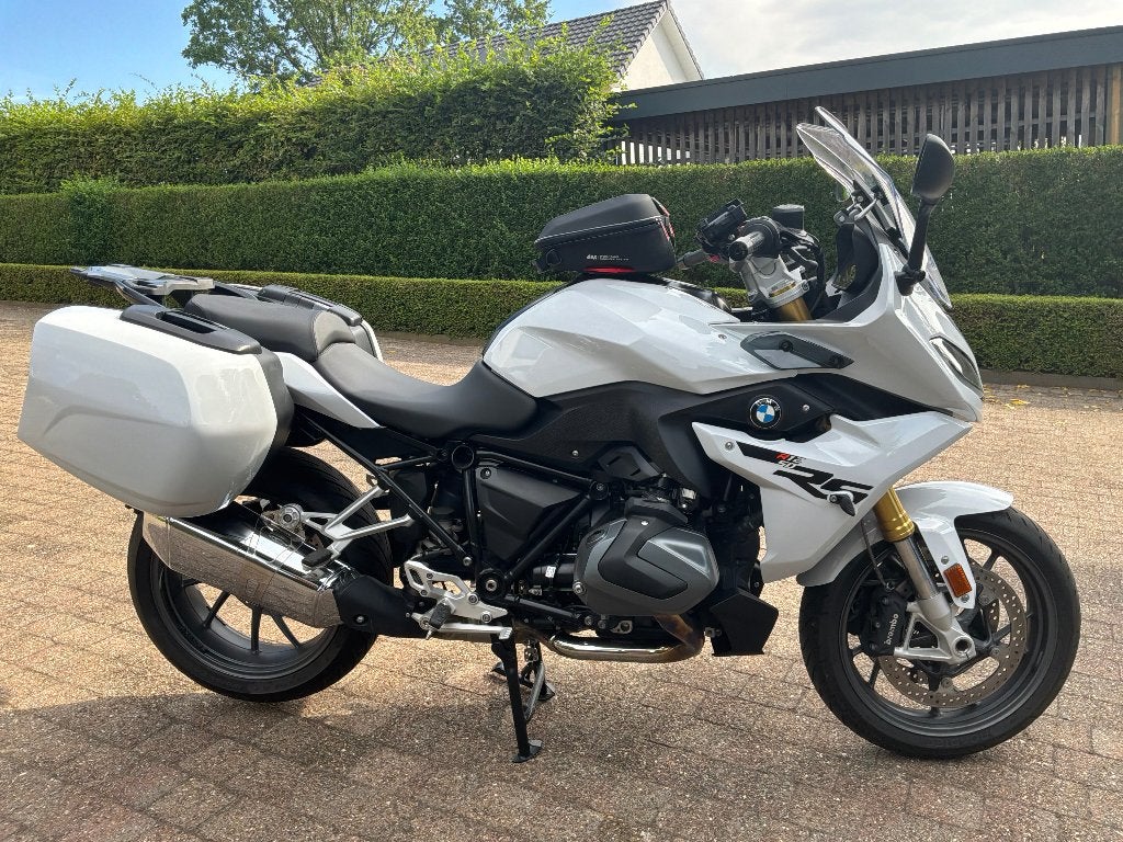 BMW R1250RS met koffers in nieuw staat., Motoren, Handvatverwarming, 2 cilinders, 1254 cc, Nieuw
