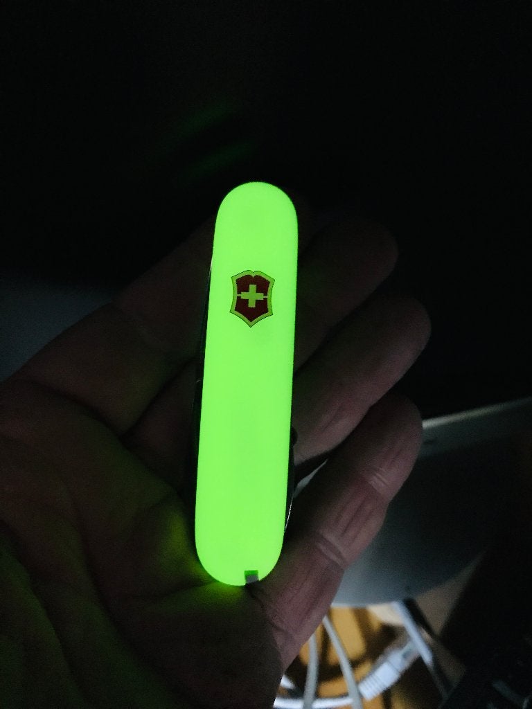 Glow In The Dark Victorinox Spartan Stayglow Yellow Retired, Ophalen of Verzenden, Nieuw