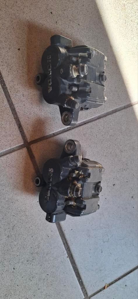 Honda sabre vf1100 1985 remklauwen vf 1100 remklauw, Ophalen of Verzenden