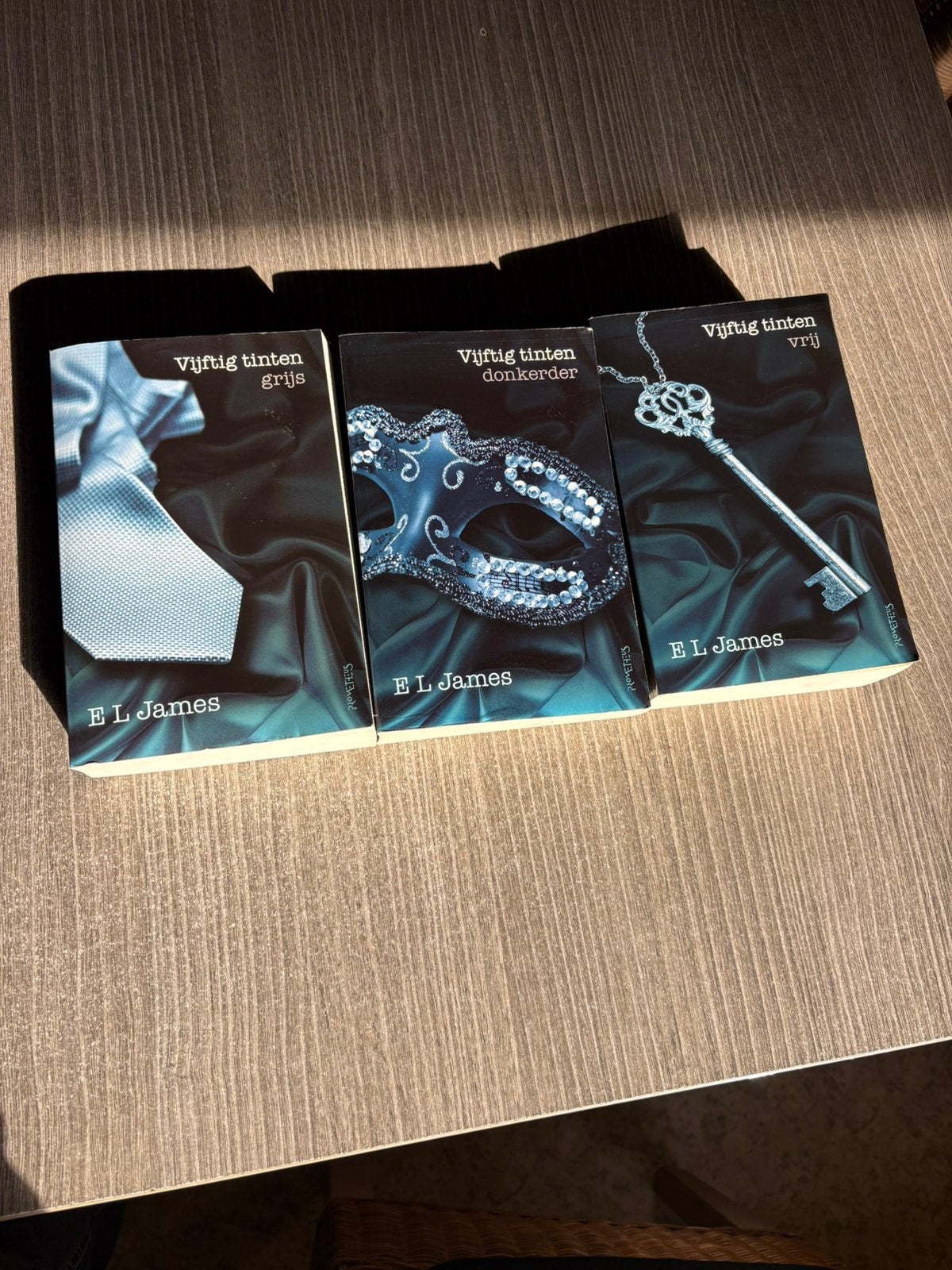 Vijftig Tinten trilogie Grijs, Donkerder & Vrij – E.L. James, Boeken, Ophalen, Gelezen