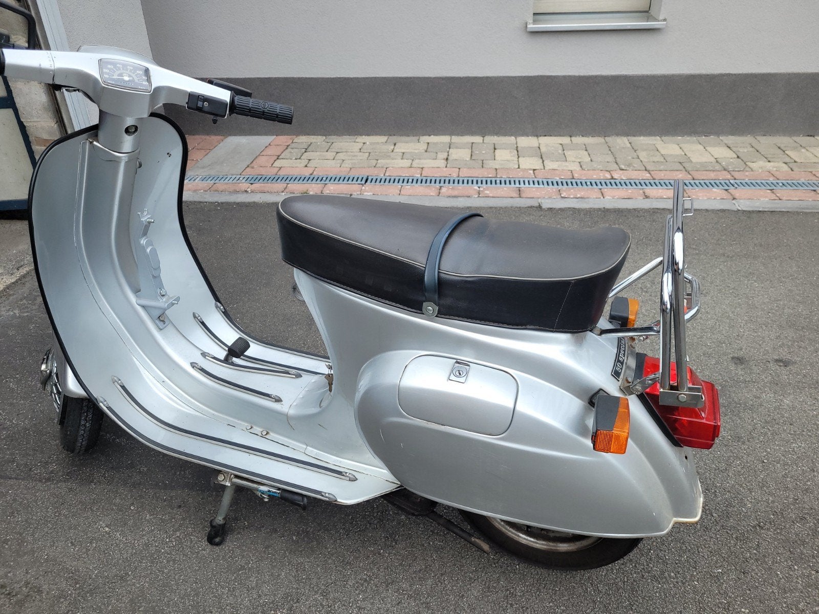 vespa 50 special (lees de aankondiging aandachtig), Fietsen en Brommers, Scooters | Overige merken, Ophalen