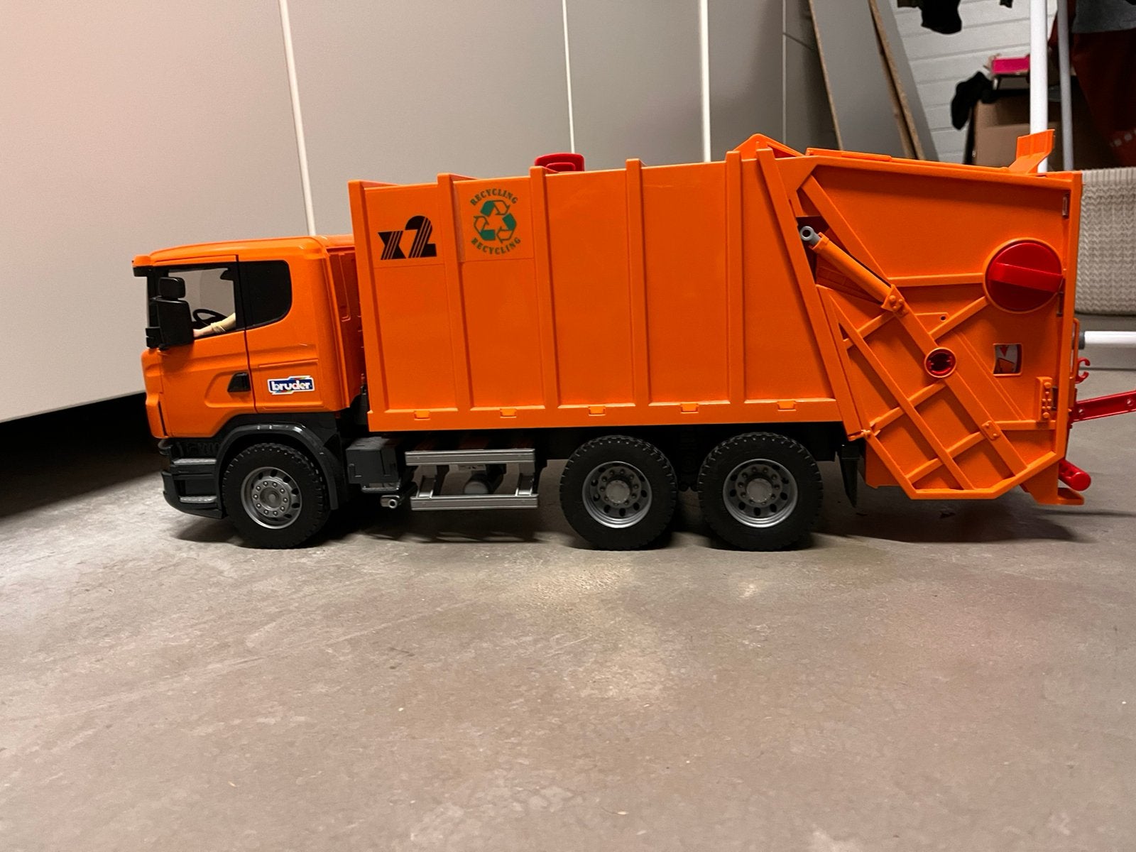 Bruder vuilniswagen + toebehoren, Enfants & Bébés, Jouets | Véhicules en jouets, Comme neuf, Enlèvement