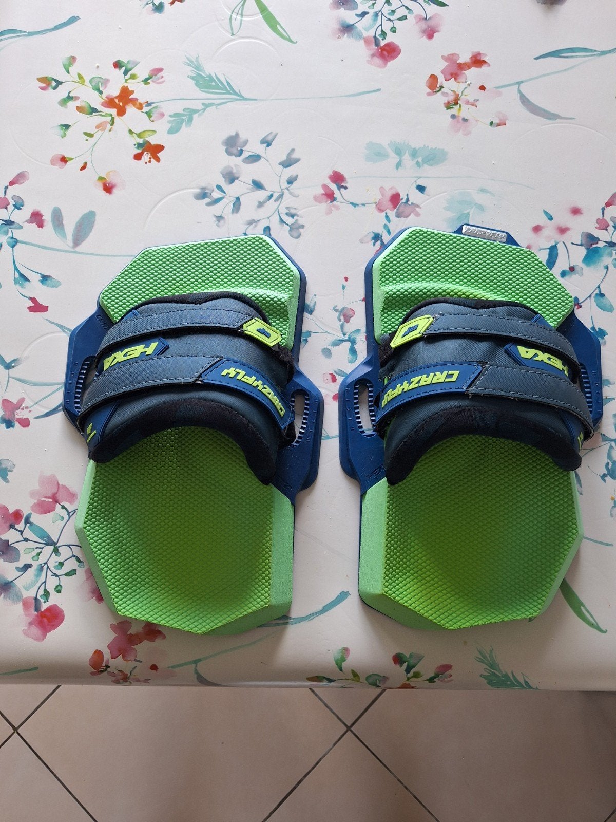 Footstraps Crazyfly Hexa, Enlèvement, Comme neuf, Fixation