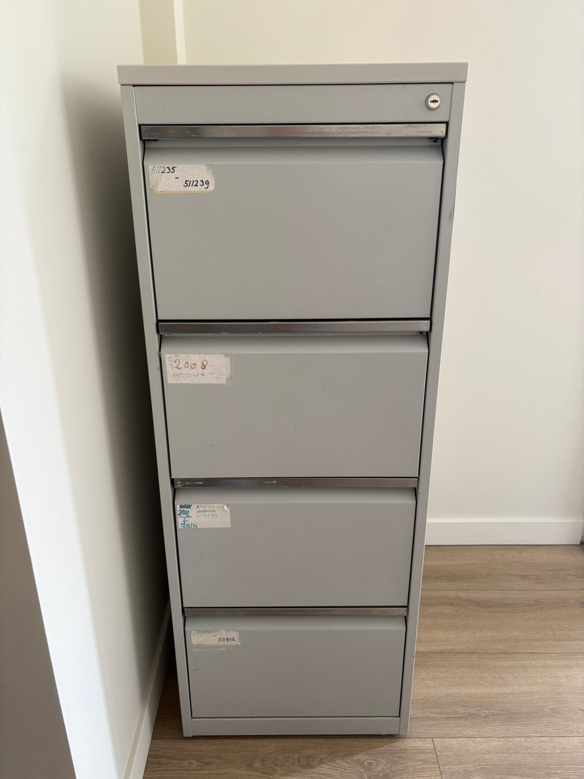 Grijze dossierkast met 4 lades, Maison & Meubles, Enlèvement, 50 à 100 cm, 100 à 150 cm, Métal